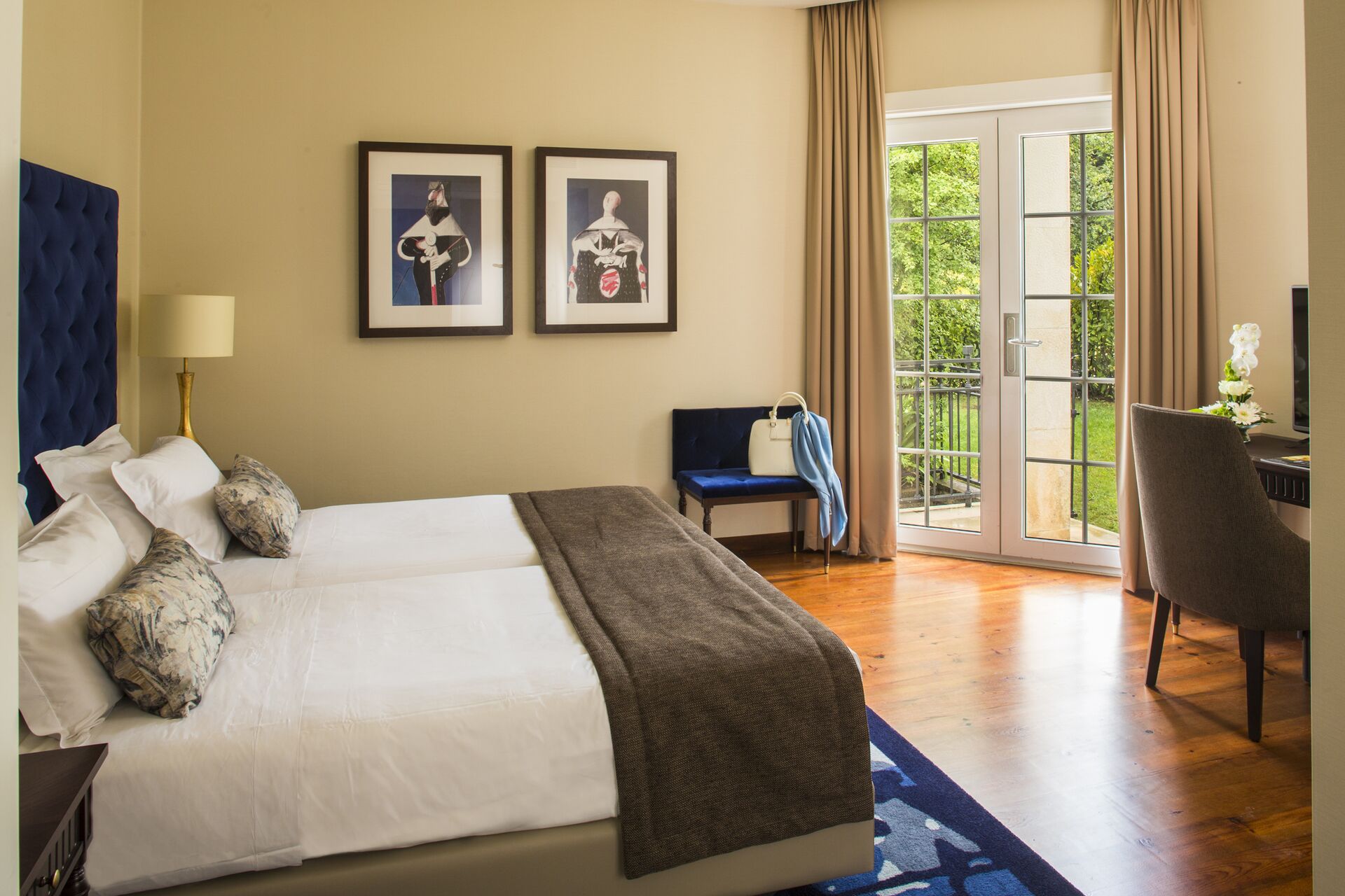 Relax in your garden bedroom oasis at the Quinta das Lagrimas